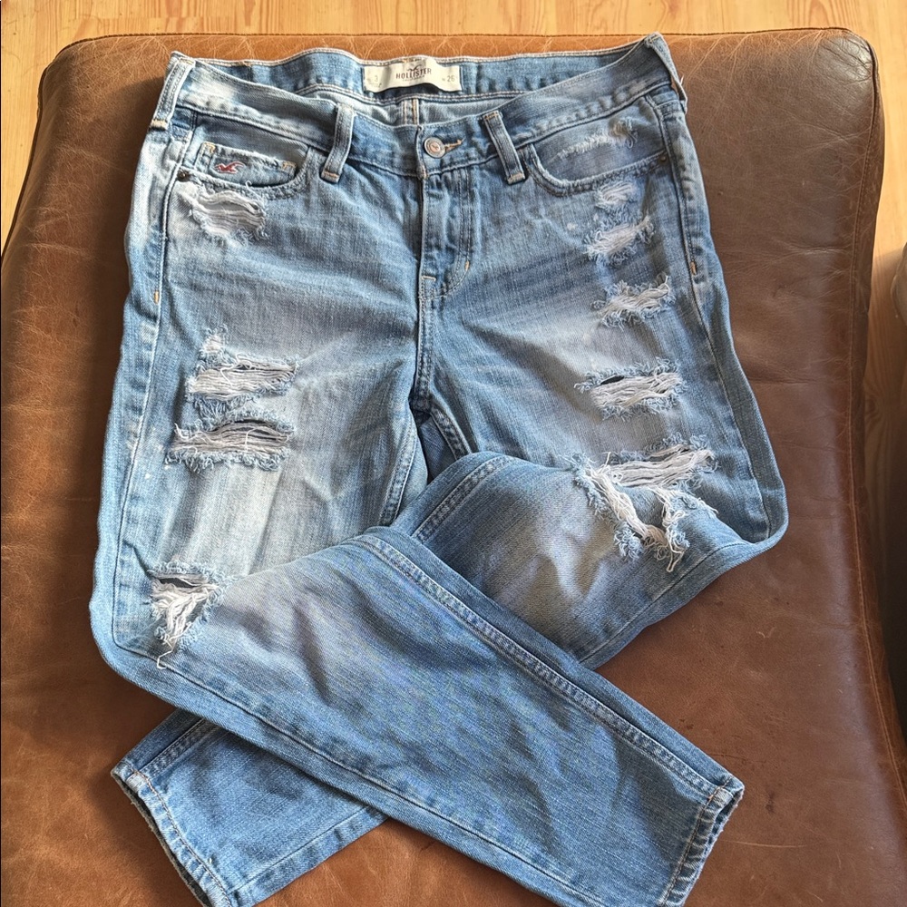 Hollister Women's Light Blue Distressed Straight Leg Jeans